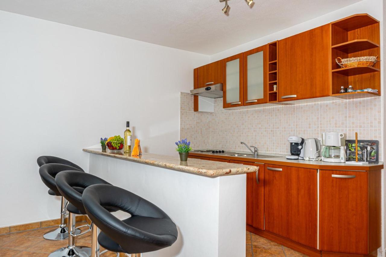 Apartments Lacic 2 Crikvenica Buitenkant foto