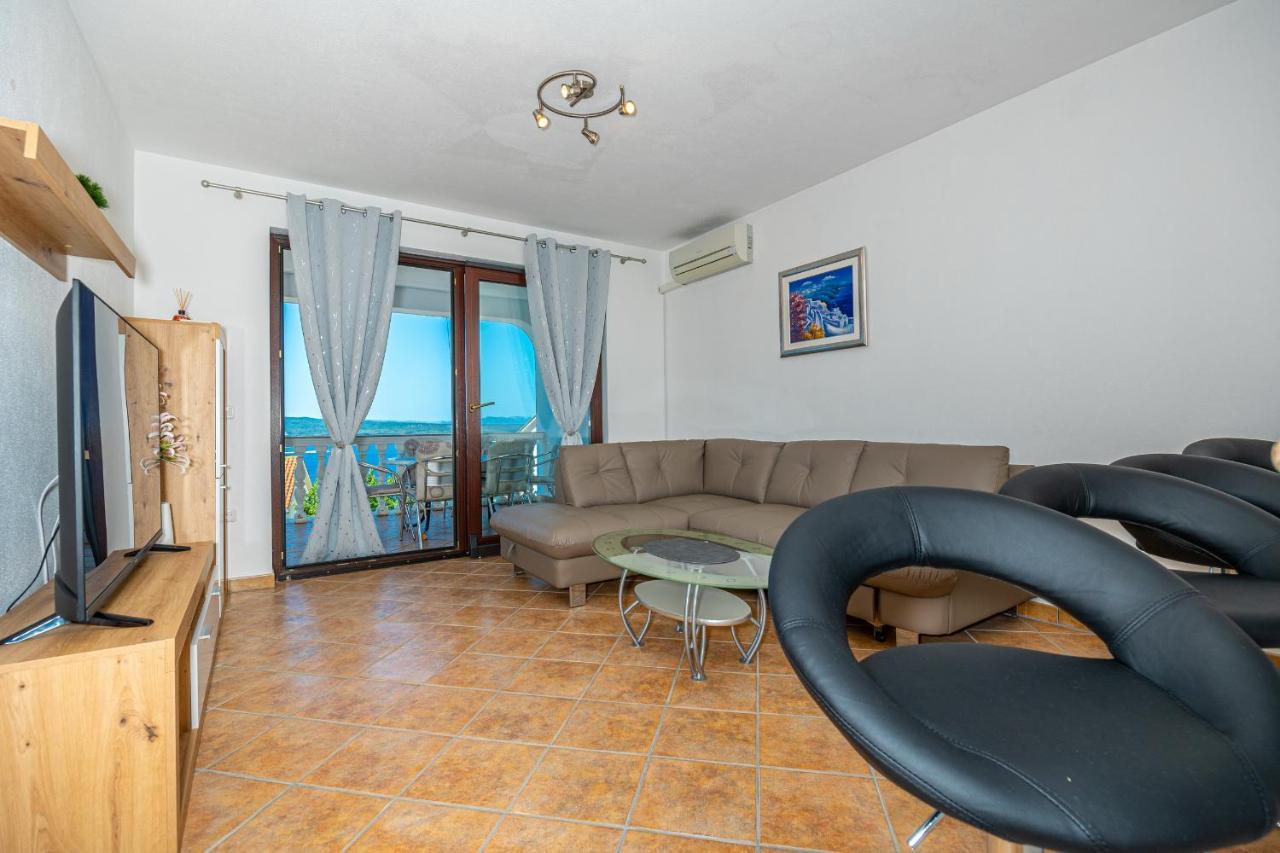 Apartments Lacic 2 Crikvenica Buitenkant foto
