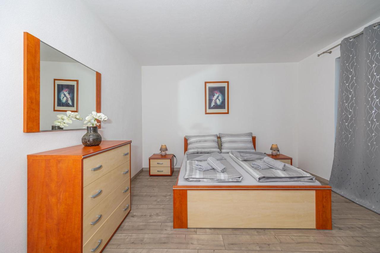 Apartments Lacic 2 Crikvenica Buitenkant foto