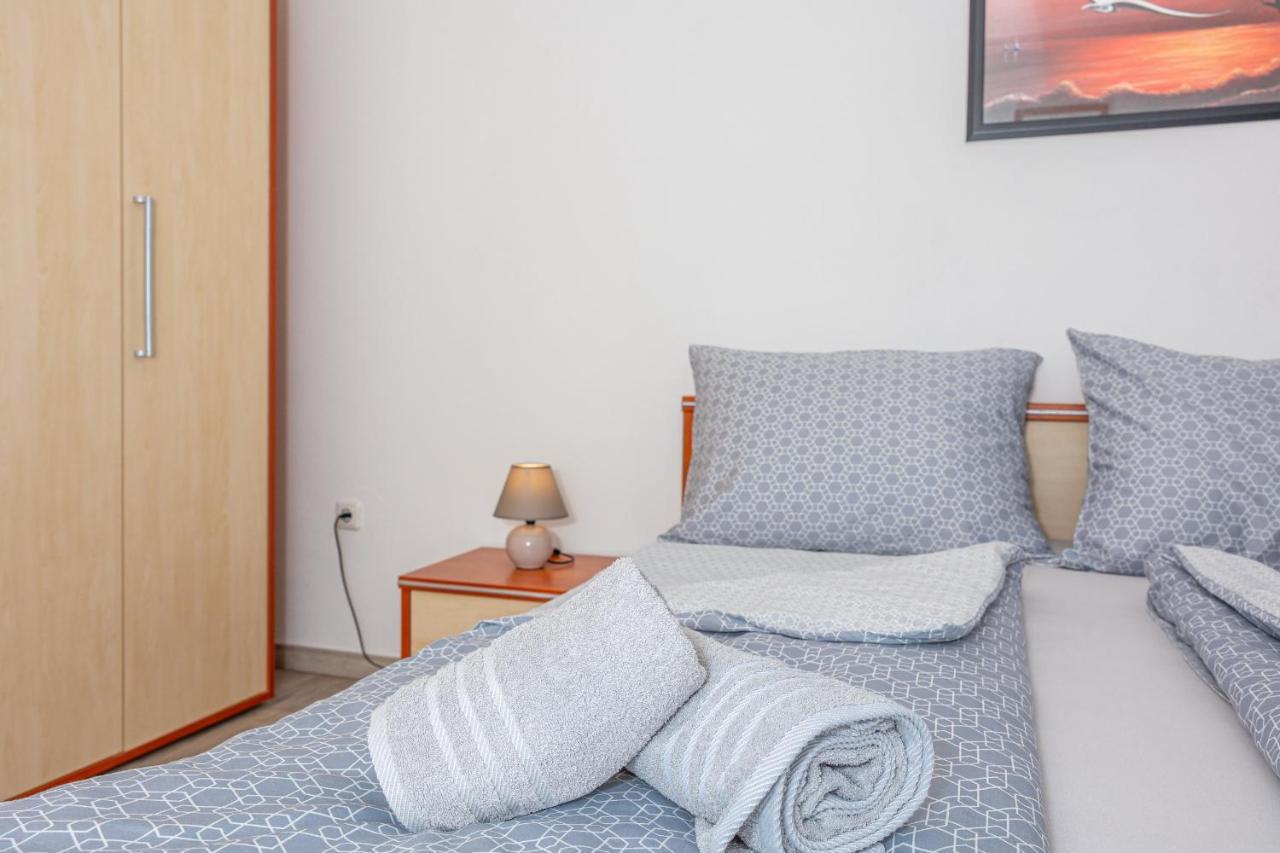 Apartments Lacic 2 Crikvenica Buitenkant foto