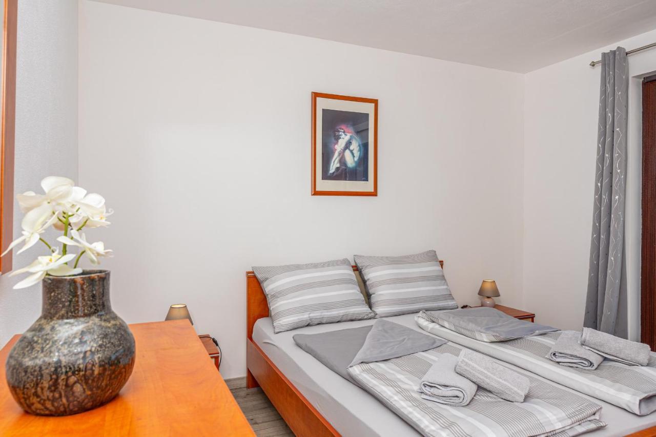 Apartments Lacic 2 Crikvenica Buitenkant foto